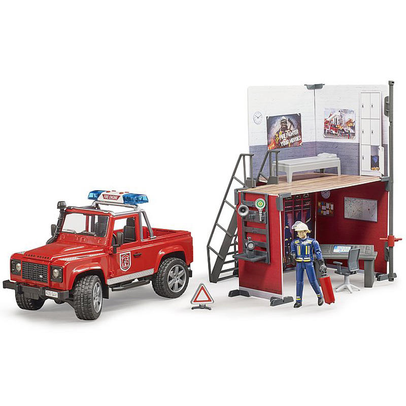 BRUDER 62701 Hasičská stanice, Land Rover a hasič
